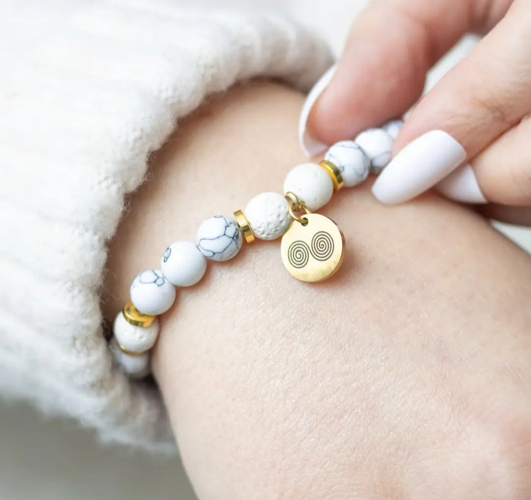 Stress Less Howlite Crystal Essential Oil Bracelet Gift Set